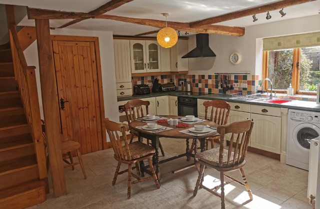 Lupin Cottage at Boningale Manor