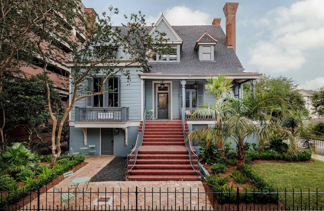 Lush Garden District Units With Shared Heated Pool