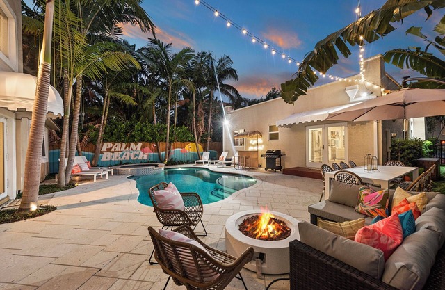 Lux WPB Oasis, Pool/Spa, Game Room, Sleeps 12!