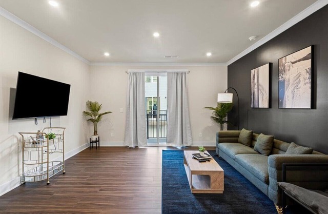 Luxe 4BR King Townhouse w/Rooftop in Uptown CLT!