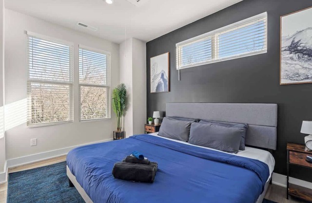 Luxe 4BR King Townhouse w/Rooftop in Uptown CLT!