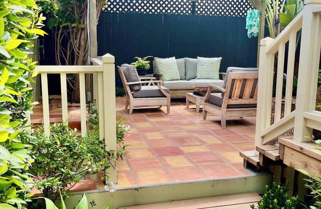 Luxe Bungalow in the Haven-Wonderful Location Quiet/Serene