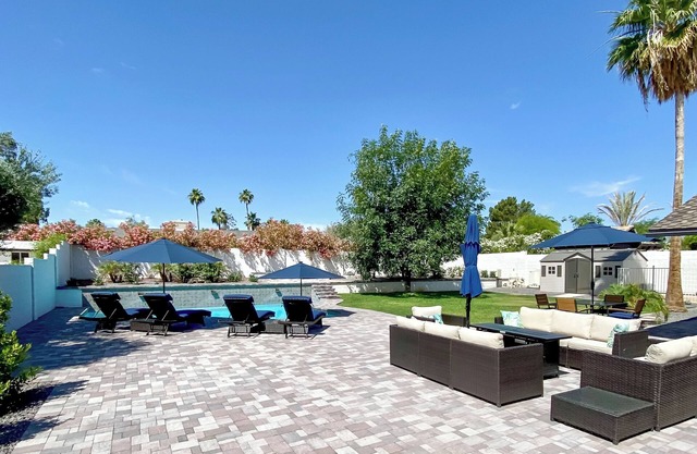 Luxe Desert Home w/Heated Pool: 3 Mi to Kierland!