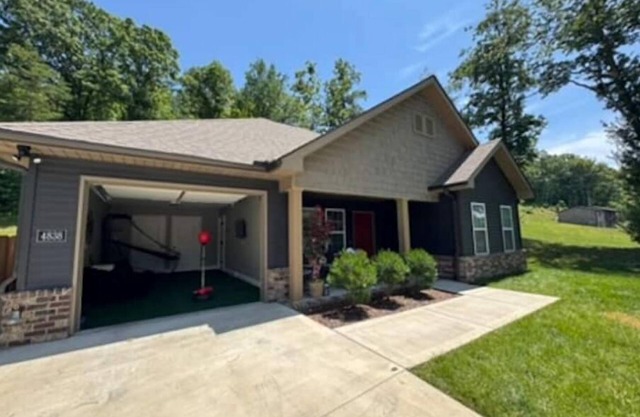 Luxe Knox Hills Family Getaway Close To UT!