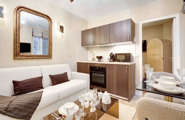 Luxueux apartment with AC à proximité de Republique