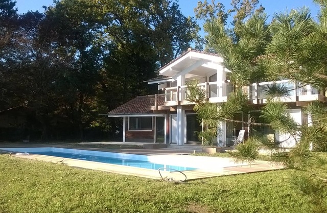 LUXURY VILLA WITH PRIVATE POOL IN A RESIDENTIAL PARK FACING THE GOLF