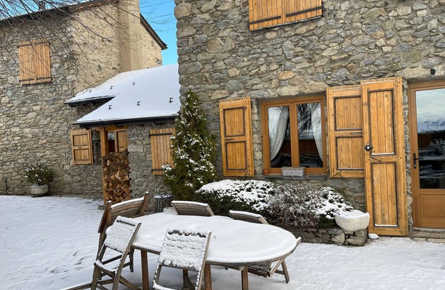 Luxurious Traditional Mountain House for 10 people. Meublé Tourisme 5 Etoiles