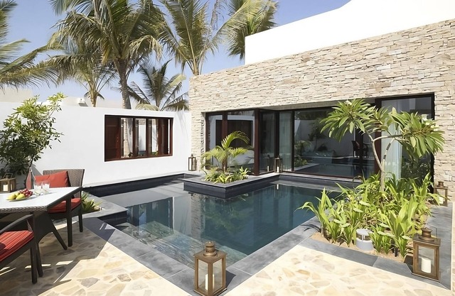 Luxurious 1BR Villa! 4 Units w/Plunge Pools! Beachfront, Spa and Free Parking!