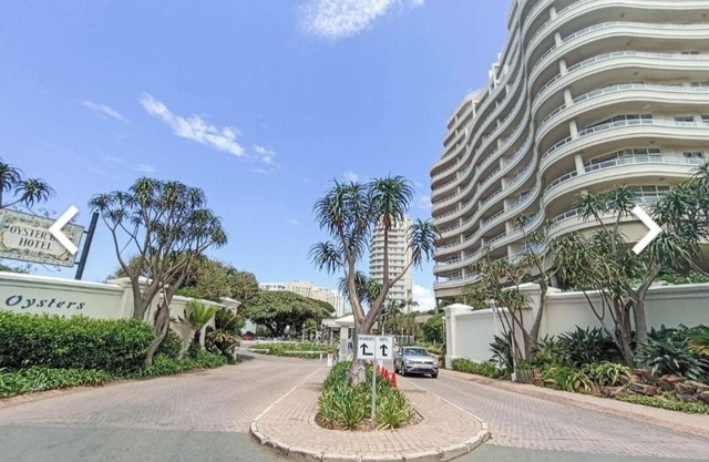 Luxurious 2 bedroom beachfront apartment