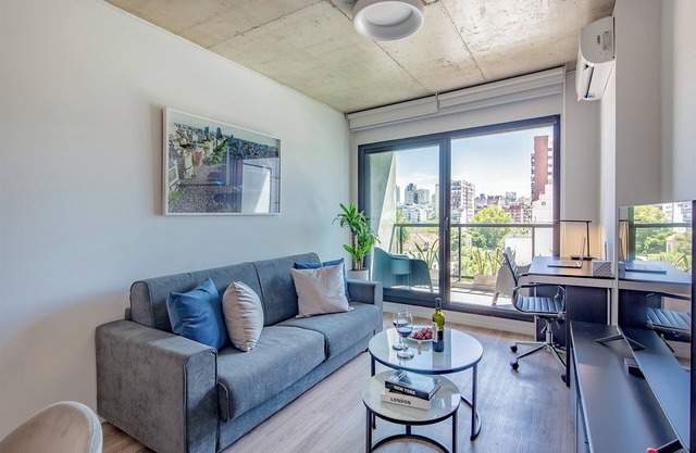 Luxurious 2-bedroom apartment with AC, 1 GB Ultra Fast Wifi - Luxurious Mattress