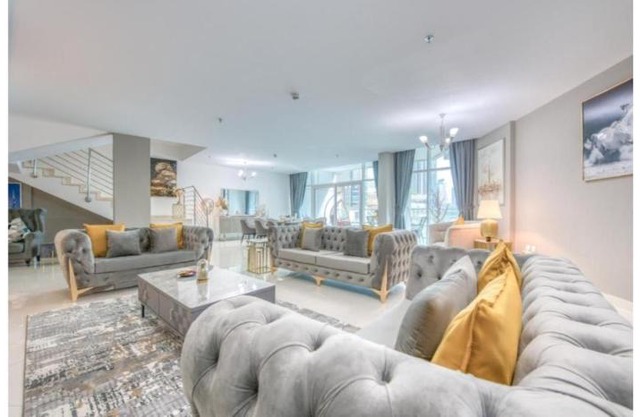 Luxurious 4-Bedroom Duplex VILLA Apartment near JBR