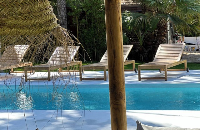 Luxurious 4-Bedroom Villa with Pool - Quinta da Marinha: Beach, Surf,Golf&Tennis