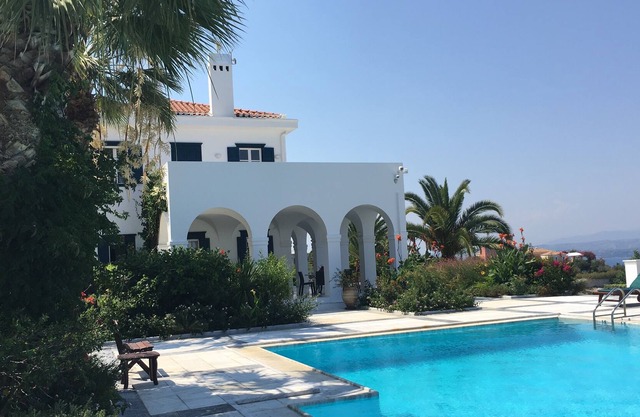 Luxurious 7 bedroom villa with panoramic sea view and infinity swimming pool