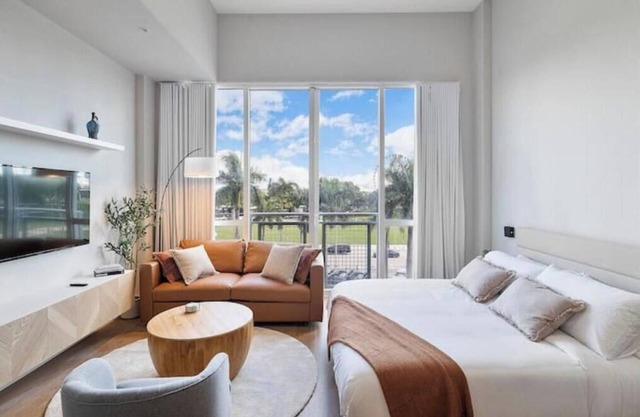 Luxurious and Cozy Apartment in Downtown