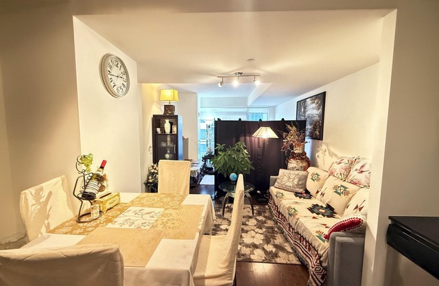 Luxurious apartment in North York