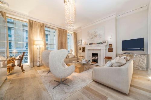 Luxurious apartment Trafalgar Square