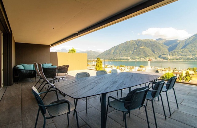 Luxurious apartment with lake view (Panoramic Minusio)