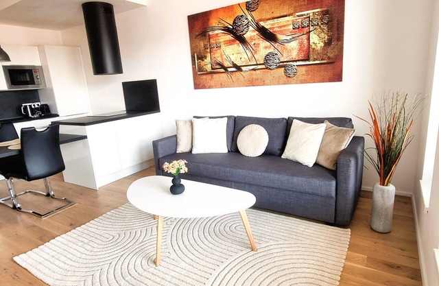 Luxurious Apt, Easter Market, Walk to City Center!