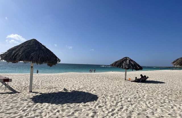 Luxurious Beachfront 2-Bedroom/2 Bath Condo - Eagle Beach