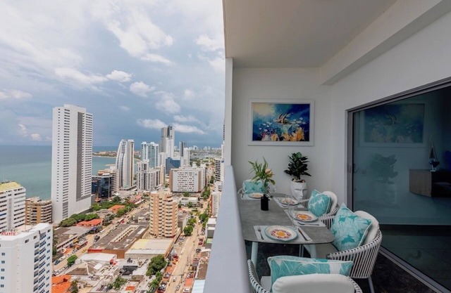 Luxurious Condo with Ocean and City View, 29th Floor