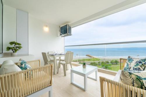 Luxurious CB Apartment suite-sea view-beautiful pool