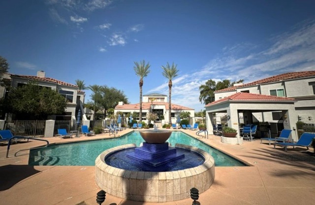 Luxurious Condo 2BD/2BA w/Pool, Gym, and Sauna