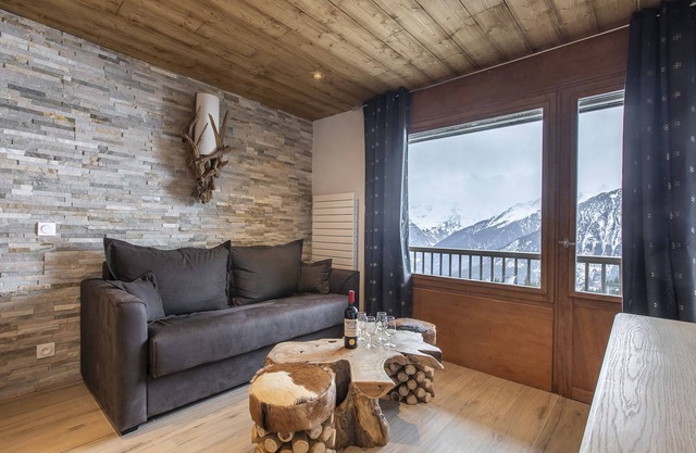 Luxurious & Cosy in the Heart of Courchevel! #PRAZ