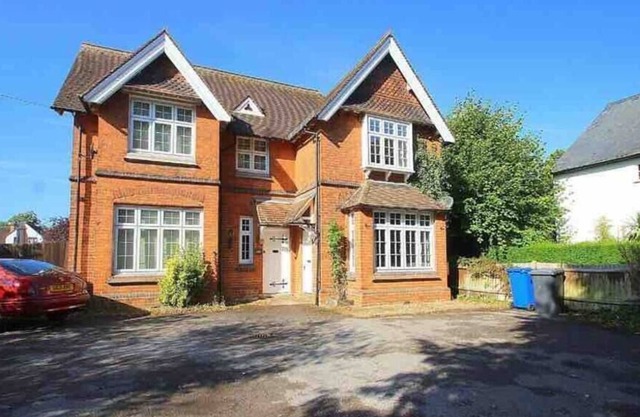 Luxurious Edwardian home near Windsor with parking