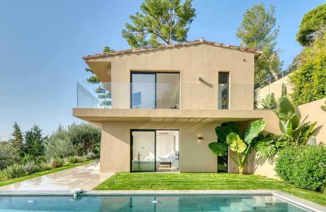 Luxurious renovated 3 bedroom villa with sea view ROQUEBRUNE CAP MARTIN