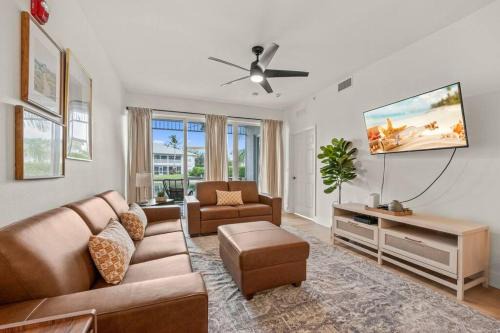 Luxurious Golf Condo W/Resort Pool and Amenities!