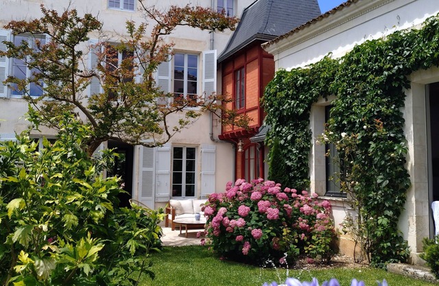 Luxurious house located at 30m of the marina