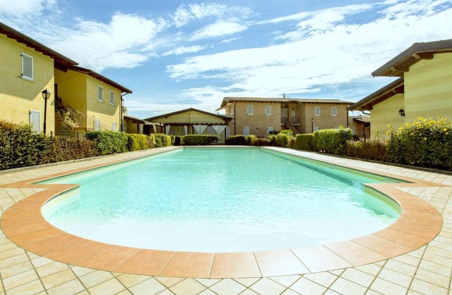 Luxurious Holiday Home in Lombardy with Swimming Pool