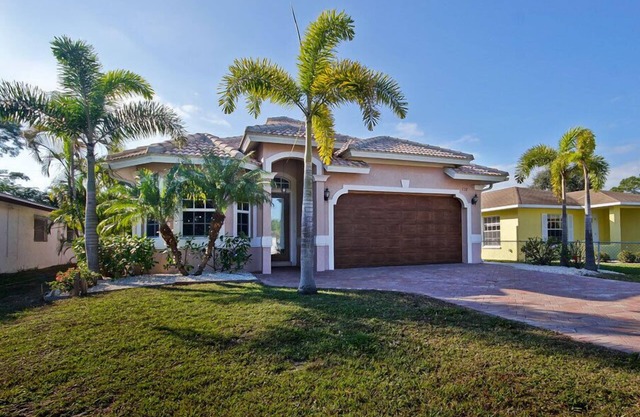 Luxurious Naples Florida Villa! Close to Vanderbilt Beach! ☀️🌴🌅 🌴