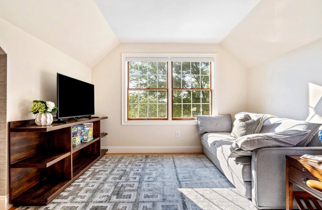 Luxurious New 1 Br/1Ba Apartment with Workspace, Private Garage, W/D