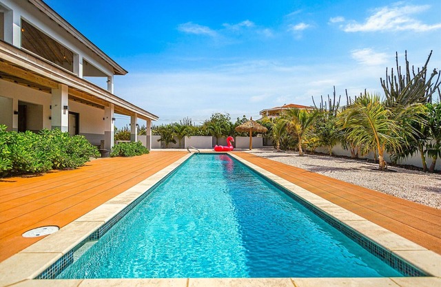 Luxurious OCEAN VIEW Getaway!