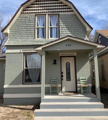 Luxurious Renovated Gem in Convenient Location!