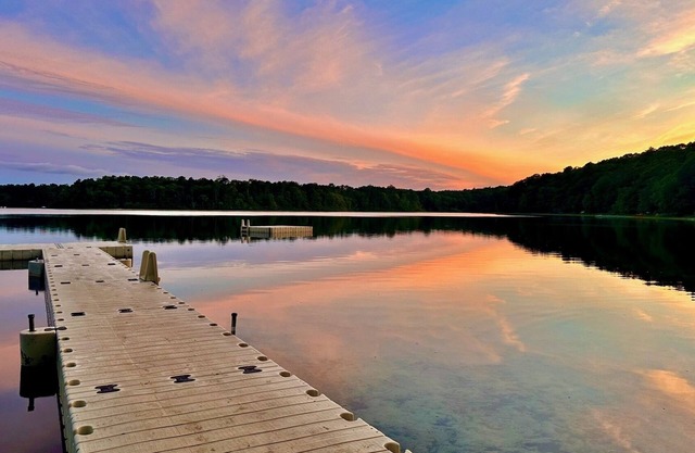 Luxurious Seaside Serenity Walk to Lake with Beach for SUP, Kayak, Swim