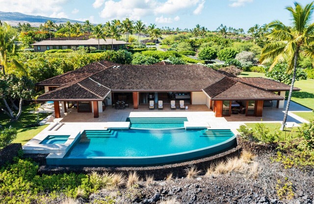 Luxurious & Serene Home w/Private Pool & Spa