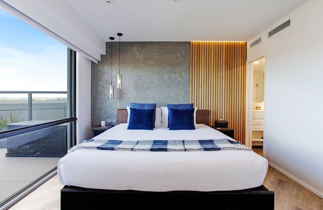 Luxurious Takapuna 1BR Apt