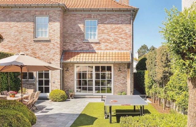Luxurious Town Villa With big Garden in old Knokke