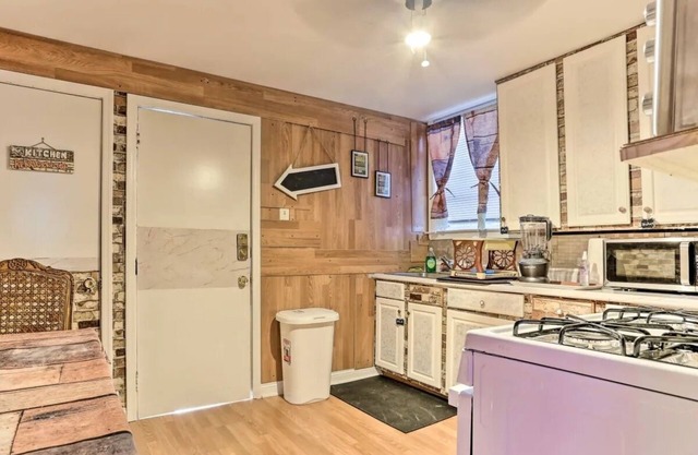 Luxurious Tranquil Home-10 minutes downtown