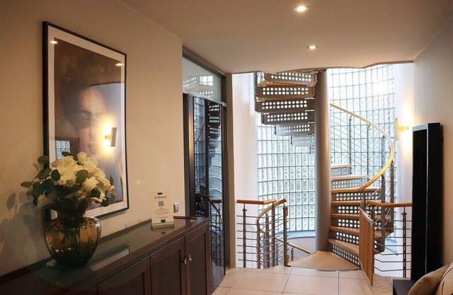 Luxurious vacation home with whirlpool, sauna, fitness room and garden near the beach
