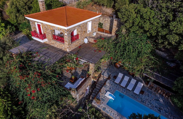 Luxurious villa with private swimming pool and magnificent breathtaking seaview