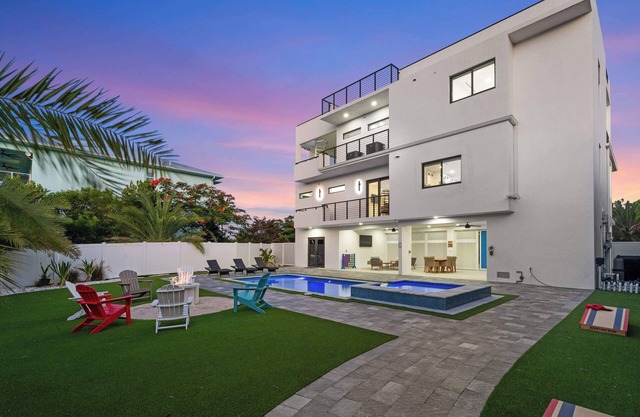 Luxurious Waterfront 4BR Getaway in Marathon
