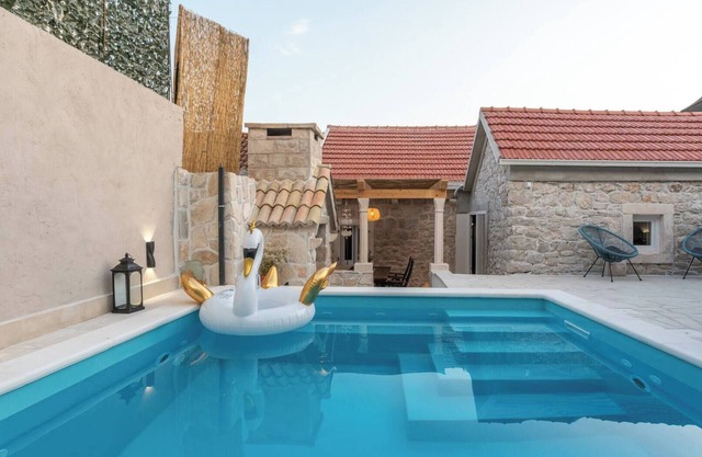 Luxuriously equipped holiday home