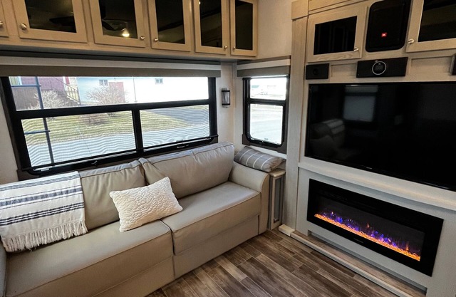 Luxury 1-bedroom RV with AC, WiFi in charming Bonavista
