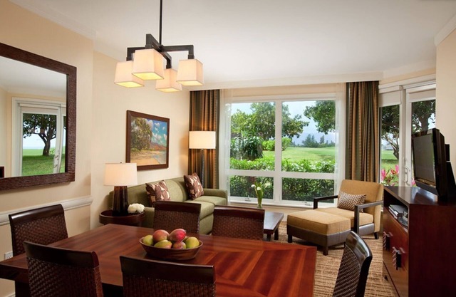 Luxury 1-bedroom villa in welcoming Princeville, Kauaʻi with WiFi, AC