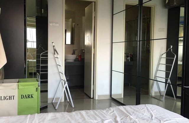 Luxury 1800 sq feet condo high floor facing KL skyline