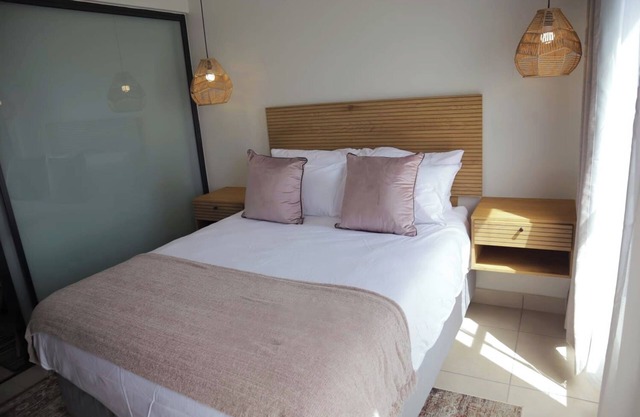 Luxury 1bedroom apartment in Sandton. perfect for business travel. Pet friendly!