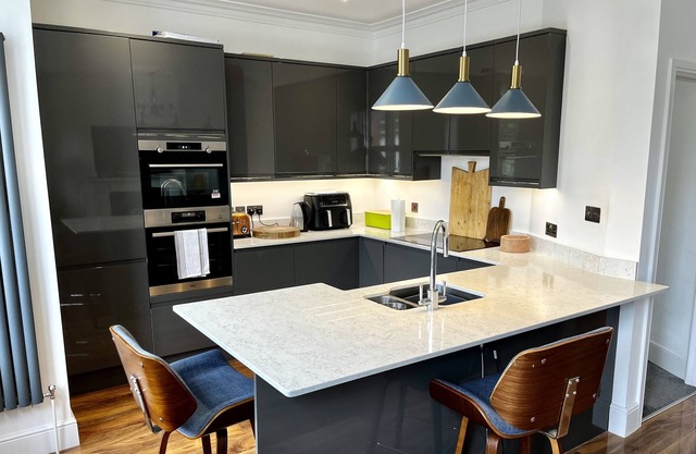 Luxury 2-bed Apartment